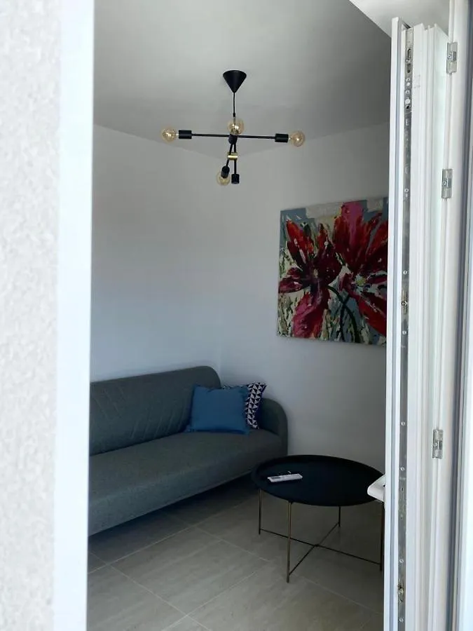 D&M Apartments 0*, Palit Croatia