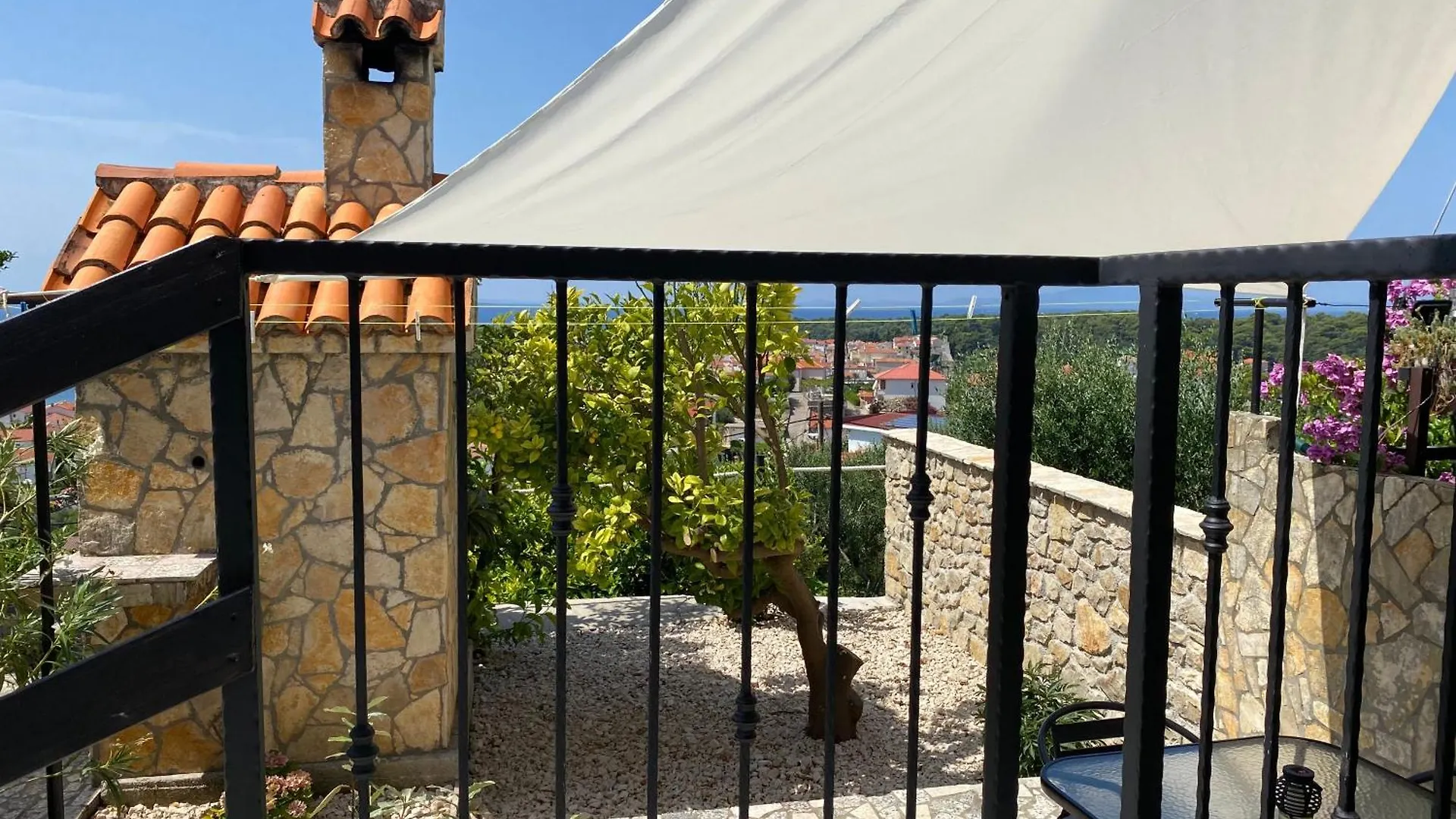 D&M Apartments 0*, Palit Croatia